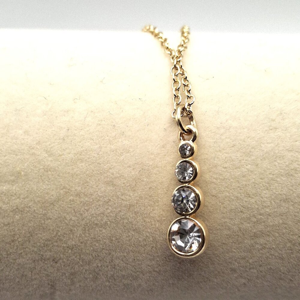 Made With Swarovski Crystal Graduated Drop Necklace Gold Tone Formal Timeless